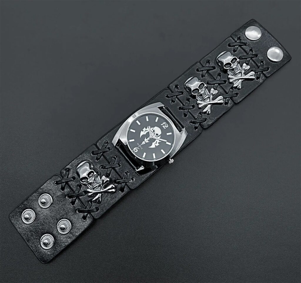 Montre Bracelet Large Tête de Mort