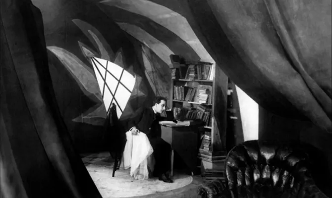 L'expressionnisme allemand et l'esthétique gothique L'expressionnisme allemand et l'esthétique gothique Histoire & origines du mouvement gothique Caligari